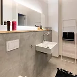 Friz Barn Lofts Stylische Garten Parkplatz Zentral Гундельфинген